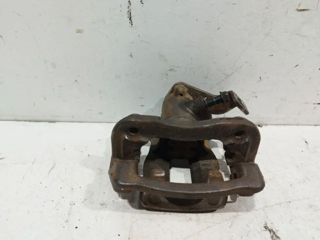 Суппорт задний левый для Hyundai Solaris 1 RB (2011-2013) на фотографиях