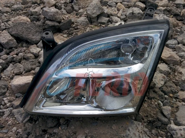 Фара левая для Opel Vectra C 2002-2008 на фотографиях