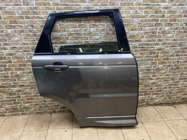 Дверь задняя правая для Land Rover Range Rover Sport L494 2013-2017 на фотографиях