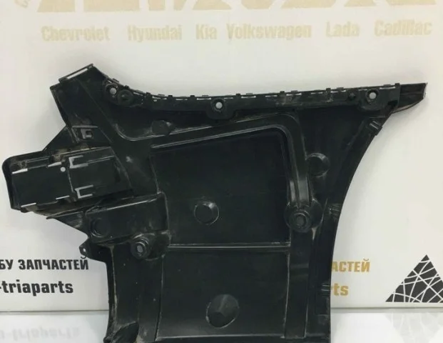 Кронштейн заднего бампера левый для BMW 5er G30 2016-2023 на фотографиях