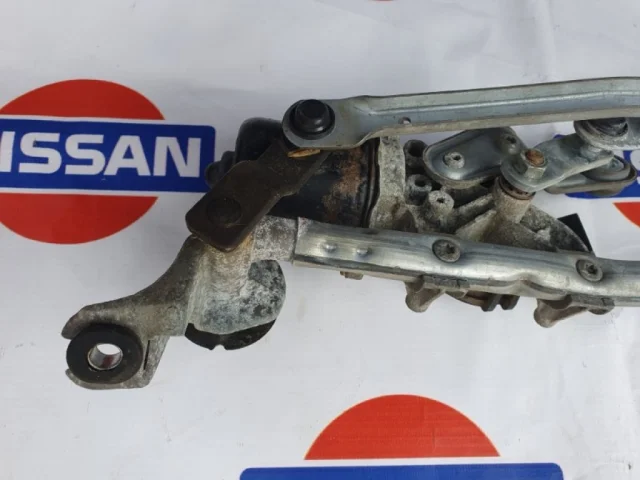 Трапеция стеклоочистителей для Nissan Note E11 2005-2012 на фотографиях