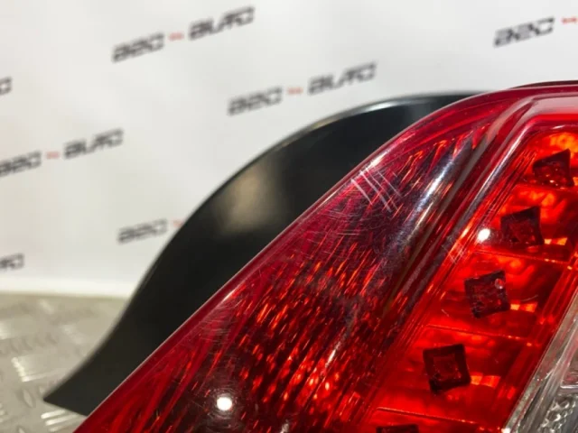 Фонарь правый для Peugeot 508 Седан 2011-2018 на фотографиях