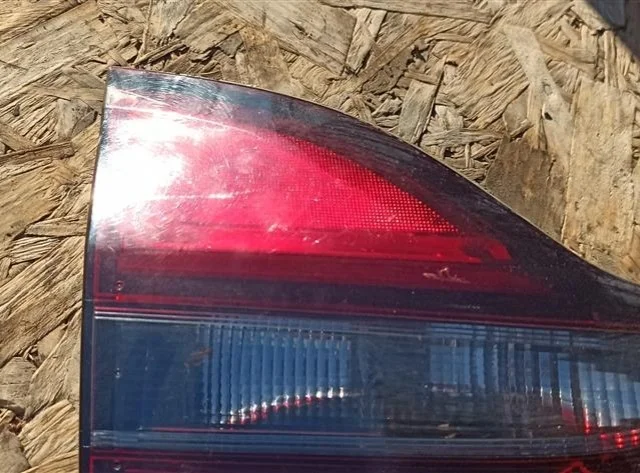 Фонарь внутренний левый для Opel Zafira C 2011-2015 на фотографиях