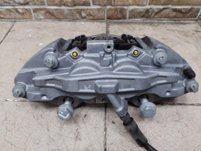 Суппорт передний левый для Mercedes-Benz E class W213 2016-2023 на фотографиях