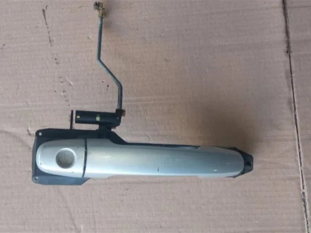 Ручка двери передняя правая внешняя для Toyota Corolla E120/E130 Хэтчбек 2001-2007 на фотографиях