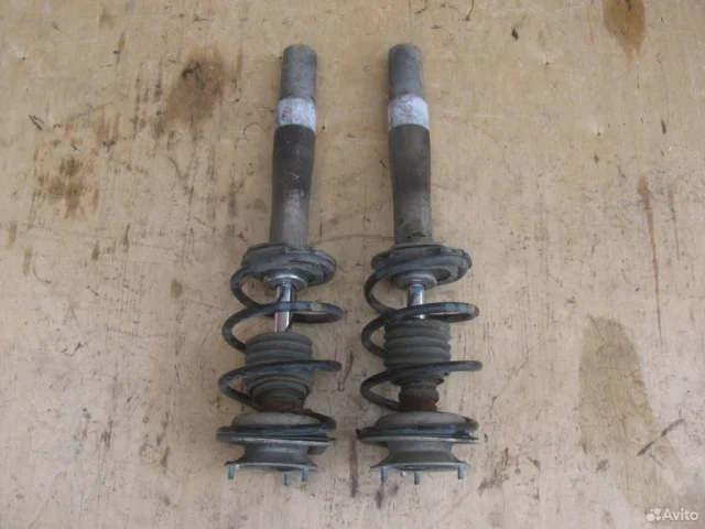 Амортизатор передний левый для BMW 5er Е60 2003-2010 на фотографиях