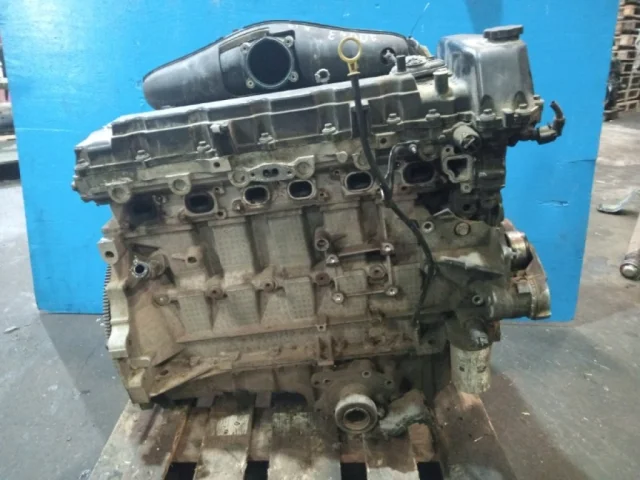 Двигатель без навесного для Chevrolet TrailBlazer GMT360 2001-2010 на фотографиях