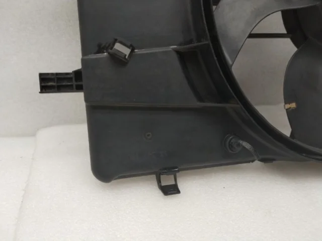 Диффузор вентилятора для Chevrolet Cruze 1 J300 2009-2015 на фотографиях