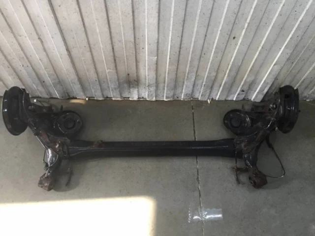 Задняя балка для Toyota Corolla E140/E150 Седан 2006-2013 на фотографиях