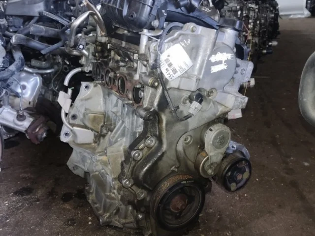 Двигатель без навесного для Nissan Serena C25 2005-2012 на фотографиях