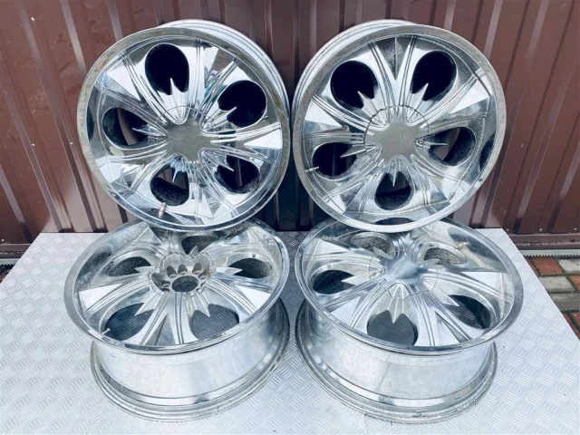 Диск колесный литой для Audi Q7 4L 2005-2015 на фотографиях