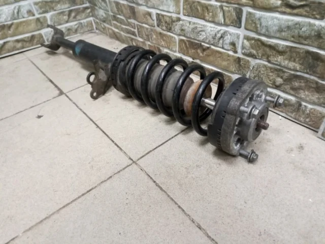 Стойка стабилизатора задняя для BMW 5er Ф10 2010-2013 на фотографиях