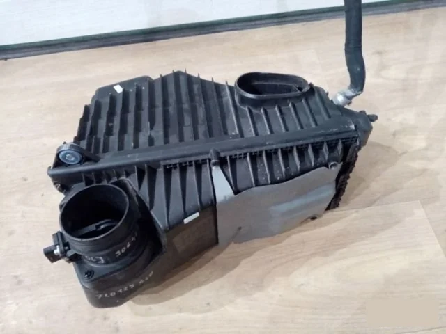 Корпус воздушного фильтра для Audi Q7 4L 2005-2015 на фотографиях