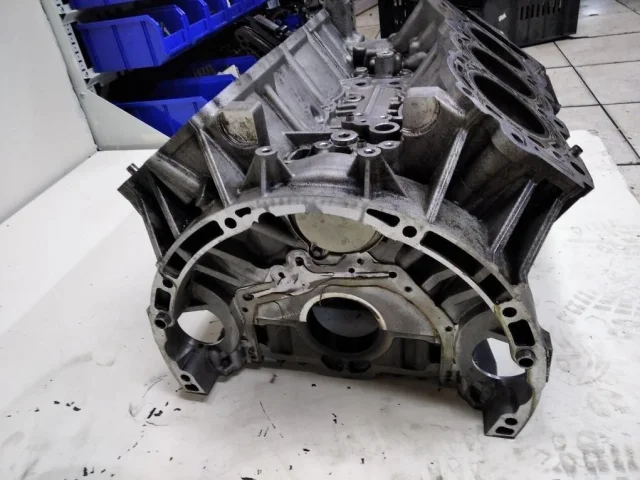 Двигатель без навесного для Mercedes-Benz GL class X164 2006-2012 на фотографиях