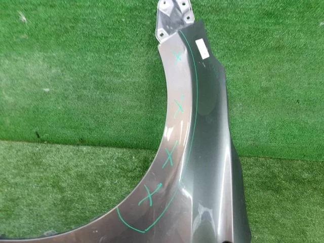 Крылья для Toyota Corolla E170 Седан (EU) 2012-2016 на фотографиях