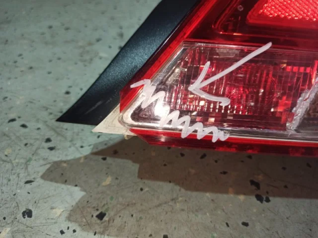 Фонарь правый для Opel Insignia Хэтчбек A 2008-2017 на фотографиях