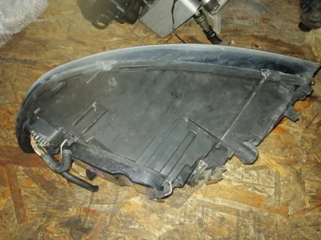 Фара правая для Volvo C30 MK 2006-2013 на фотографиях