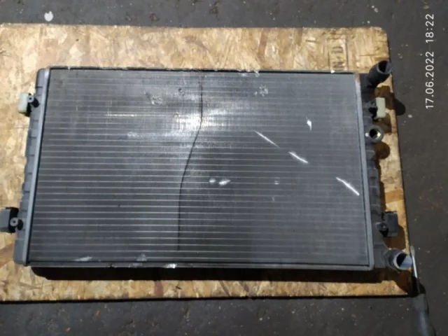 Радиатор охлаждения ДВС для Volkswagen Golf IV (Typ 1J) Хэтчбек 1997-2006 на фотографиях