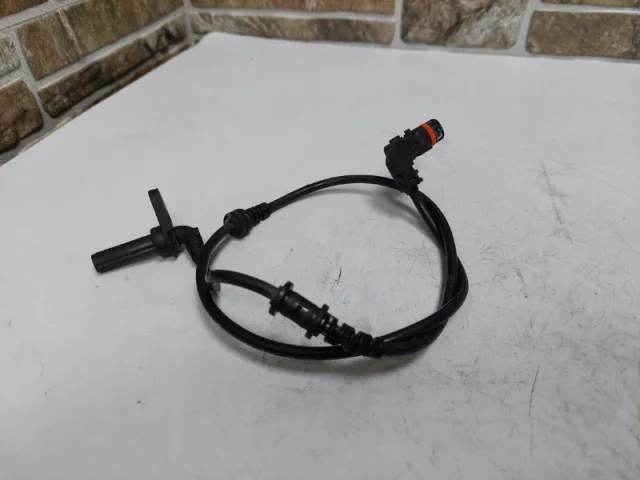 Датчик ABS передний правый для Mercedes-Benz E class W212 2009-2015 на фотографиях