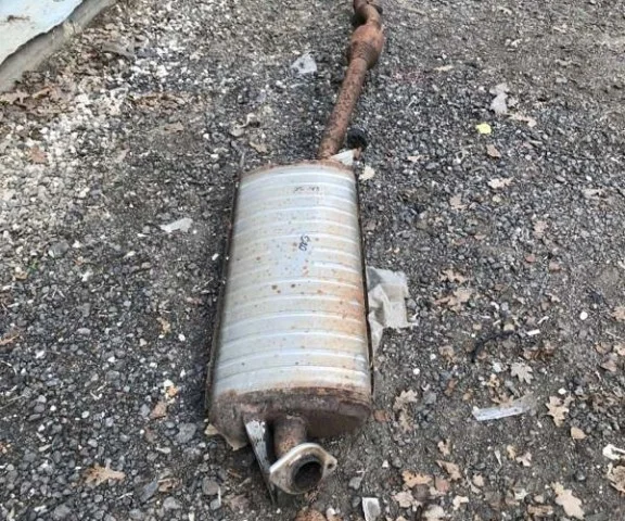 Резонатор глушителя для Toyota RAV4 XA30 2005-2012 на фотографиях