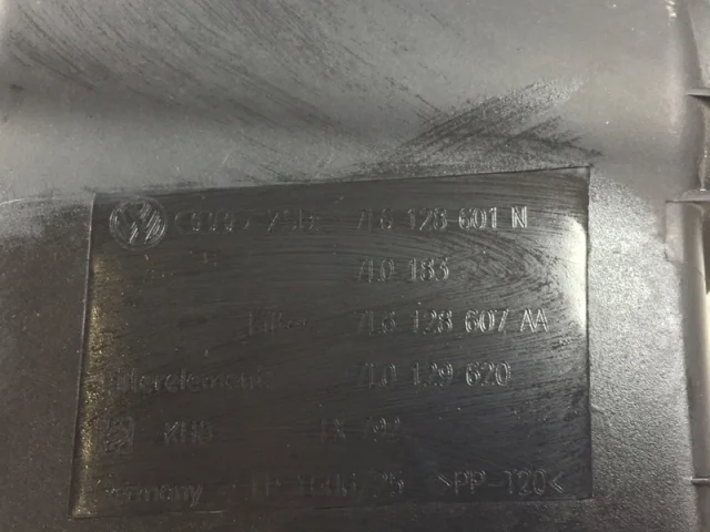 Корпус воздушного фильтра для Audi Q7 4L 2005-2015 на фотографиях