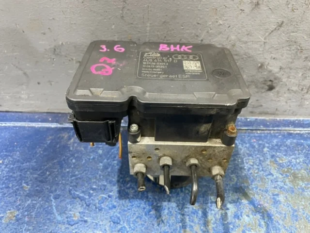 Блок ABS для Audi Q7 4L 2005-2015 на фотографиях