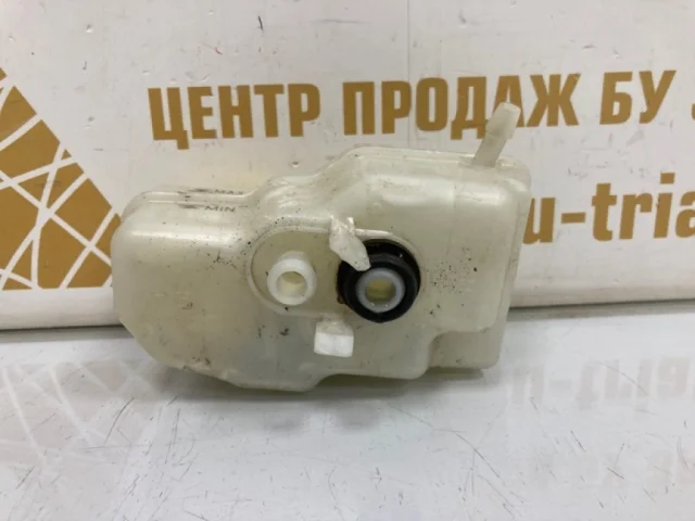 Бачок главного тормозного цилиндра для Skoda Rapid II 2020+ на фотографиях