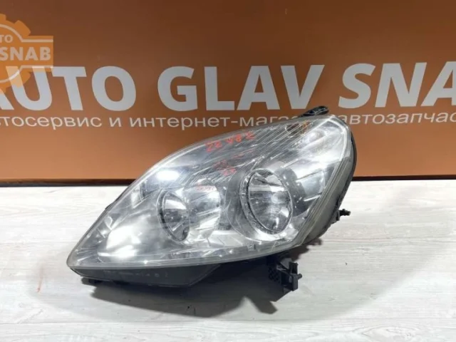 Фары для Opel Zafira B 2005-2015 на фотографиях