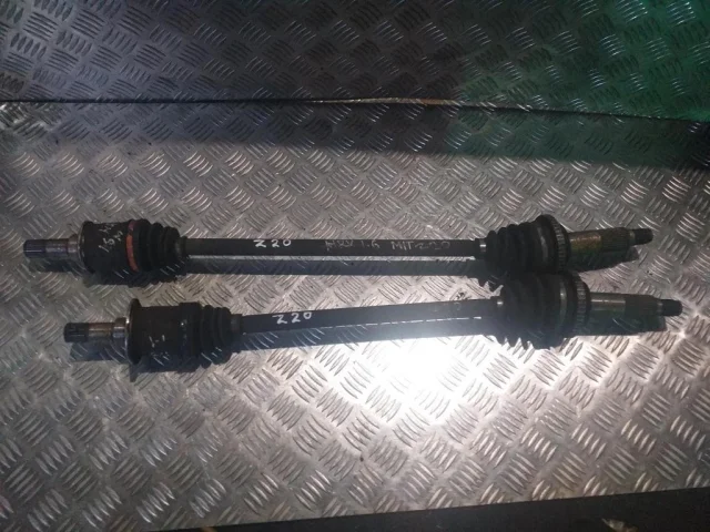 Привод задний левый для Honda HR-V 3 dr GH1, GH2 1999-2006 на фотографиях