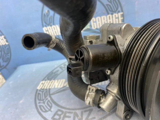 Насос ГУР для Mercedes-Benz CL class C215 1999-2006 на фотографиях