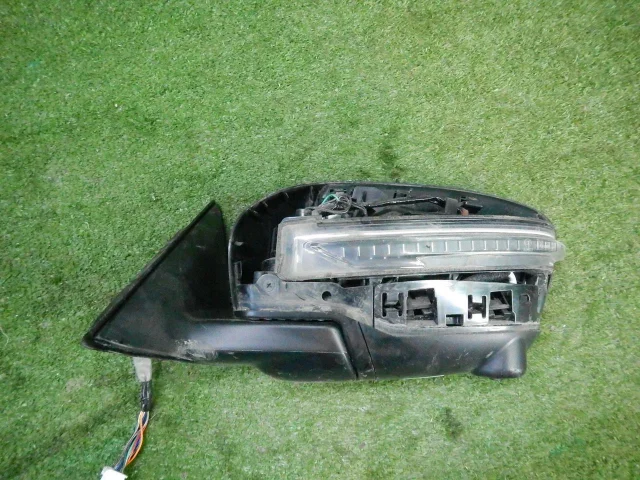 Стекла и зеркала для Nissan Qashqai J11 2013-2019 на фотографиях