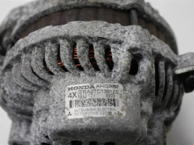 Генератор для Honda Civic FD 2005-2012 седан на фотографиях