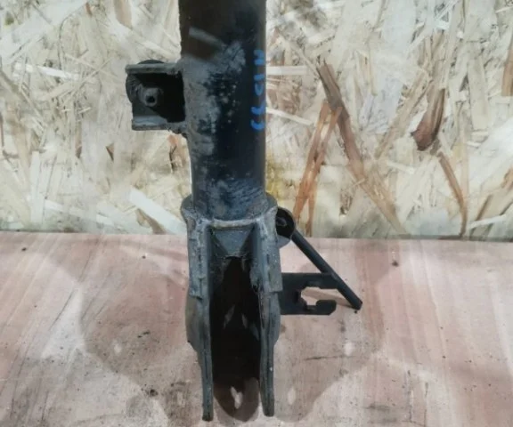 Амортизатор передний правый для Mazda CX 5 KE 2011-2017 на фотографиях