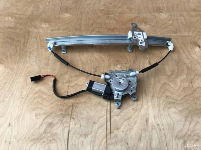 Стеклоподъемник передний левый для Nissan Almera Classic B10 2006-2012 на фотографиях
