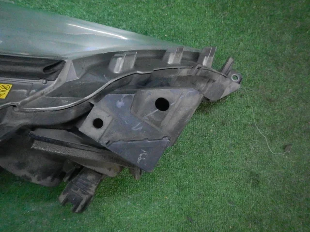 Фара левая для Lexus LX J200 2007-2015 на фотографиях