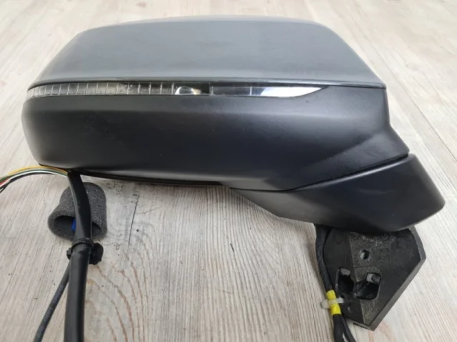 Зеркало боковое правое для Audi Q7 4M 2015+ на фотографиях