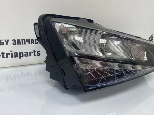 Фара ксенон левая для Skoda Rapid II 2020+ на фотографиях