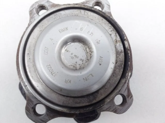 Ступица колеса передняя правая для BMW 5er Ф10 2010-2013 на фотографиях