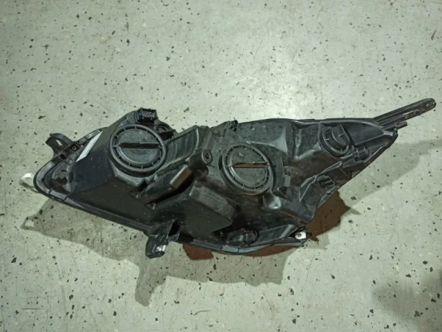 Фара правая для Opel Insignia Седан A 2008-2017 на фотографиях