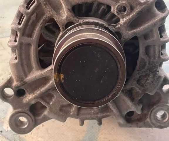 Генератор для Volkswagen Golf VII (5G) 2012-2017 на фотографиях