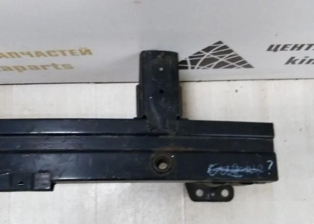 Усилитель бампера передний верхний для Hyundai i40 1 Седан 2011-2015 на фотографиях