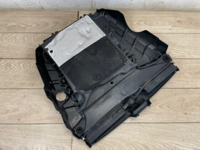 Корпус воздушного фильтра для Audi Q7 4M 2015+ на фотографиях