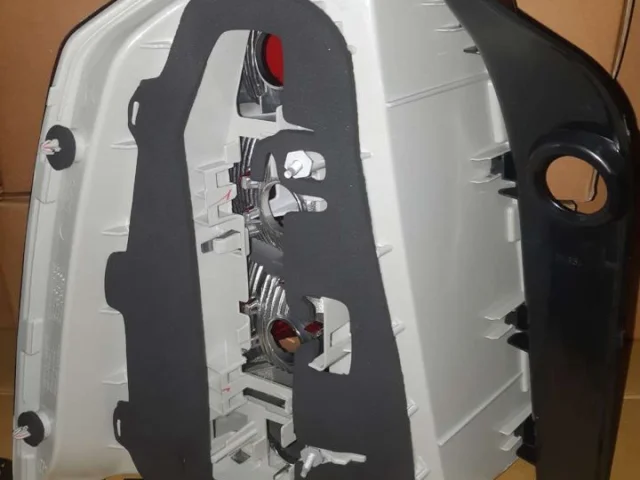 Фонарь правый для Opel Zafira B 2005-2015 на фотографиях