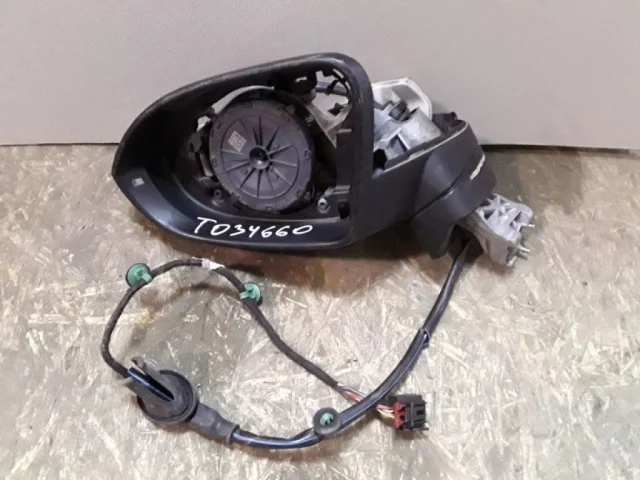 Зеркало боковое левое для Volkswagen Passat (B8.5) 2019+ на фотографиях