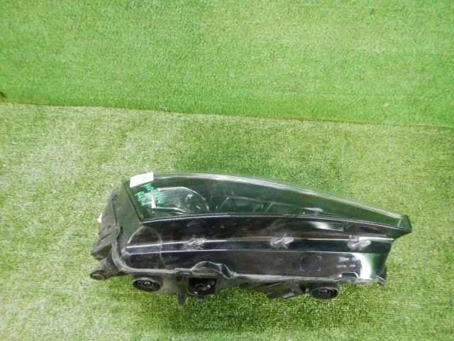 Фары для Skoda Rapid II 2020+ на фотографиях