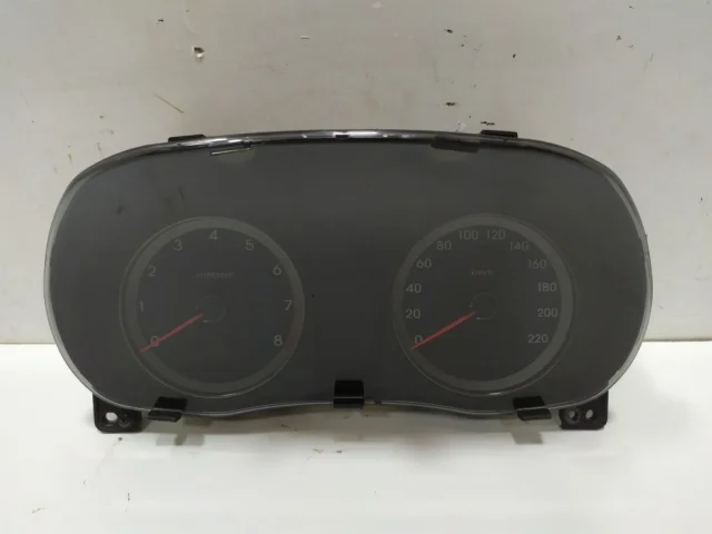 Приборная панель для Hyundai Solaris 1 RB (2011-2013) на фотографиях