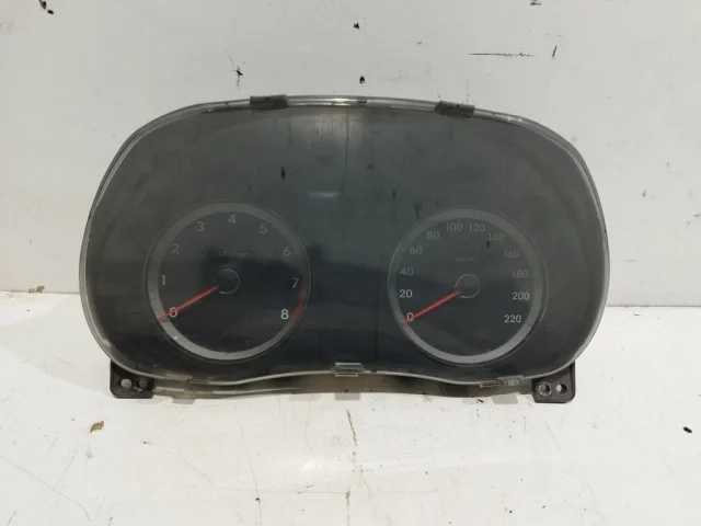 Приборная панель для Hyundai Solaris 1 RB (2011-2013) на фотографиях