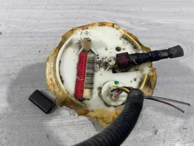 Топливный насос для Ford Explorer U251 2005-2011 на фотографиях