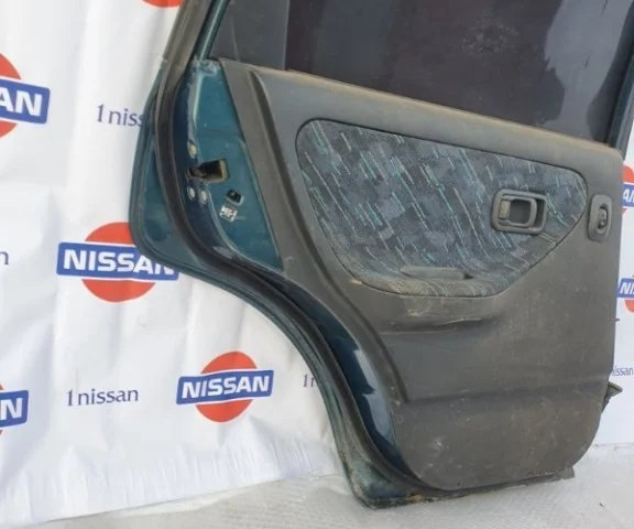 Двери для Nissan Tiida SC11 Седан 2007-2014 на фотографиях