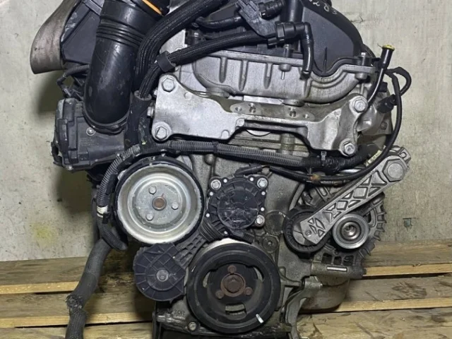 Двигатель без навесного для Peugeot 508 Седан 2011-2018 на фотографиях